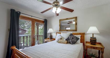 < 1 Mi to Trails & Slopes: Red River Home