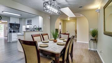 House (4 Bedrooms) | Front of property