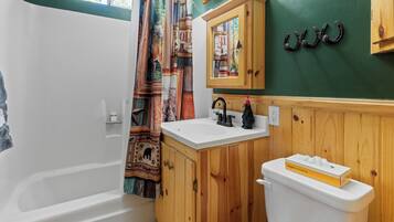 House (2 Bedrooms) | Bahagian dalam