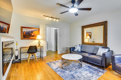 Corner Unit 2 Mi to Uncg & Downtown Greensboro!