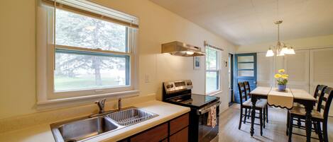 House (2 Bedrooms) | Interior