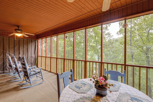 Charming Resort Cabin At Lake Hiwassee! - North Carolina