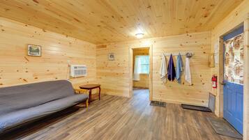House (1 Bedroom) | Interior