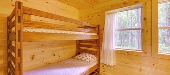 Letchworth Cabin: Lake Access, Slide, Canoe Rental