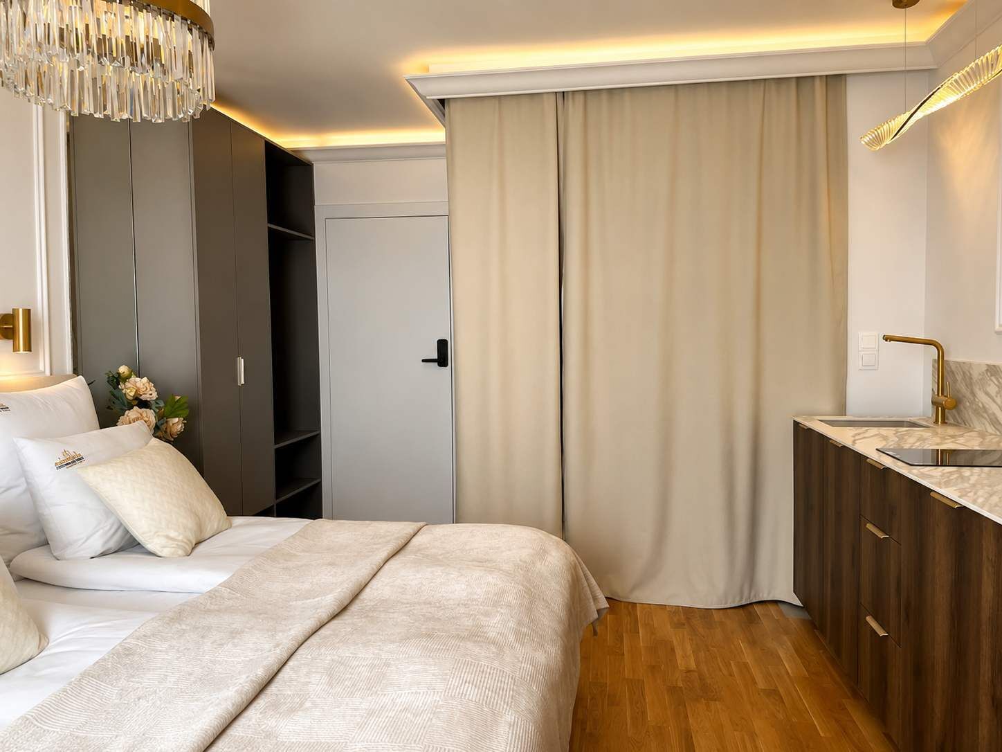 Iron/ironing board, travel crib, WiFi, bed sheets