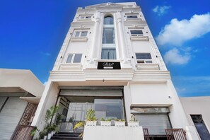Exterior detail - Super Collection O Prayagraj near IIITA (Prayagraj)