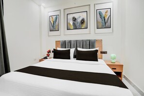 Desk, free WiFi, bed sheets - Super Collection O Prayagraj near IIITA (Prayagraj)