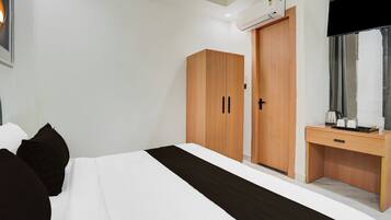 Desk, WiFi (free), bed sheets