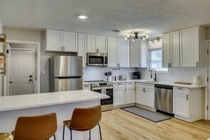 Private kitchen - Renovated 3-bedroom house in Martinez (Martinez)