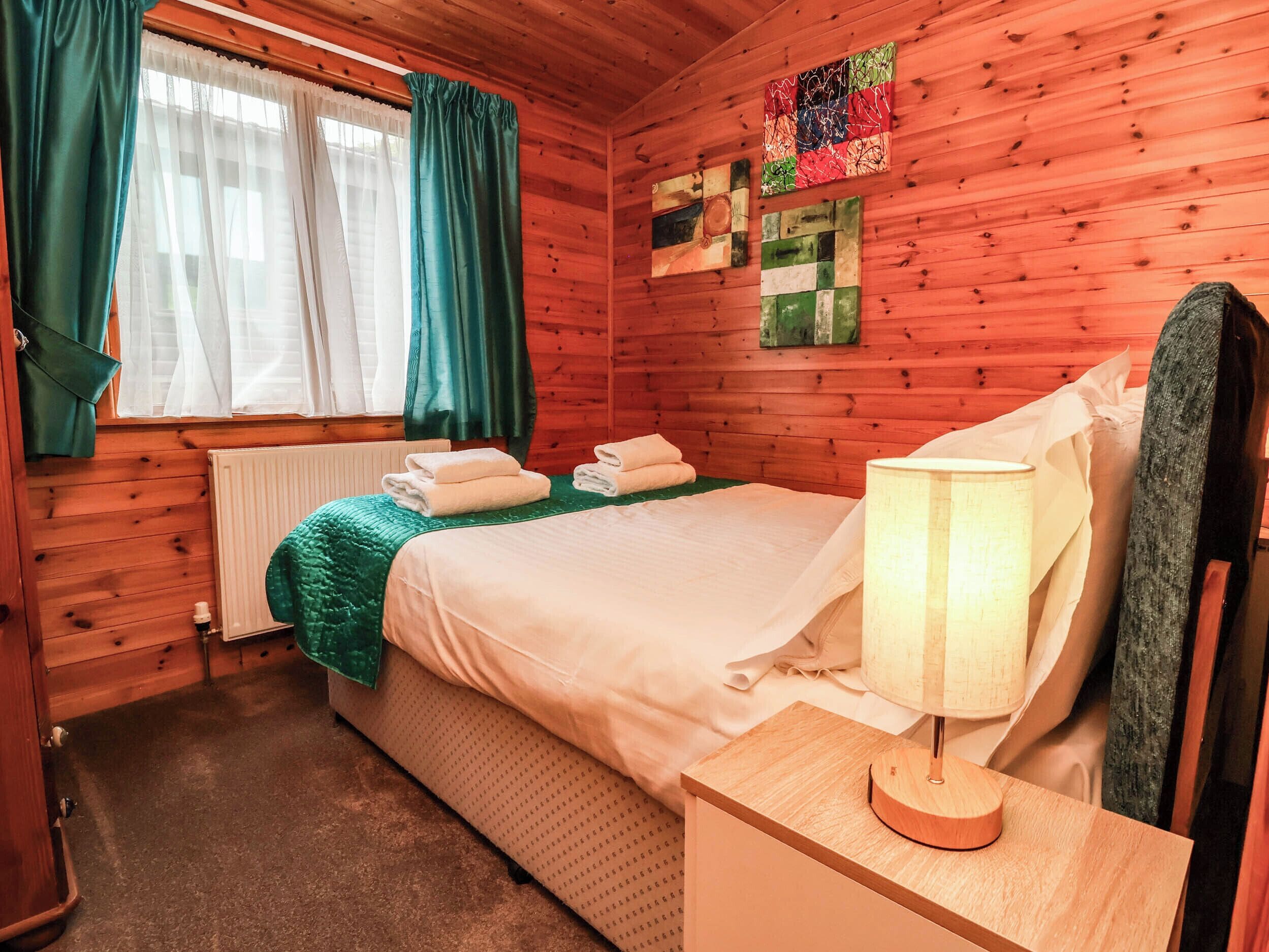 Cottage | 3 bedrooms, WiFi (free), individually decorated, individually furnished