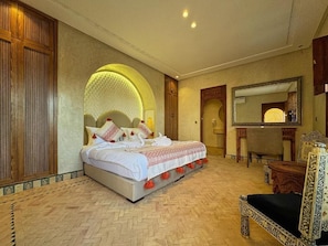 House, 6 Bedrooms, City View | WiFi (free) - Luxury Private Riad Taj 2Min Jemaa Lefna (Marrakech)