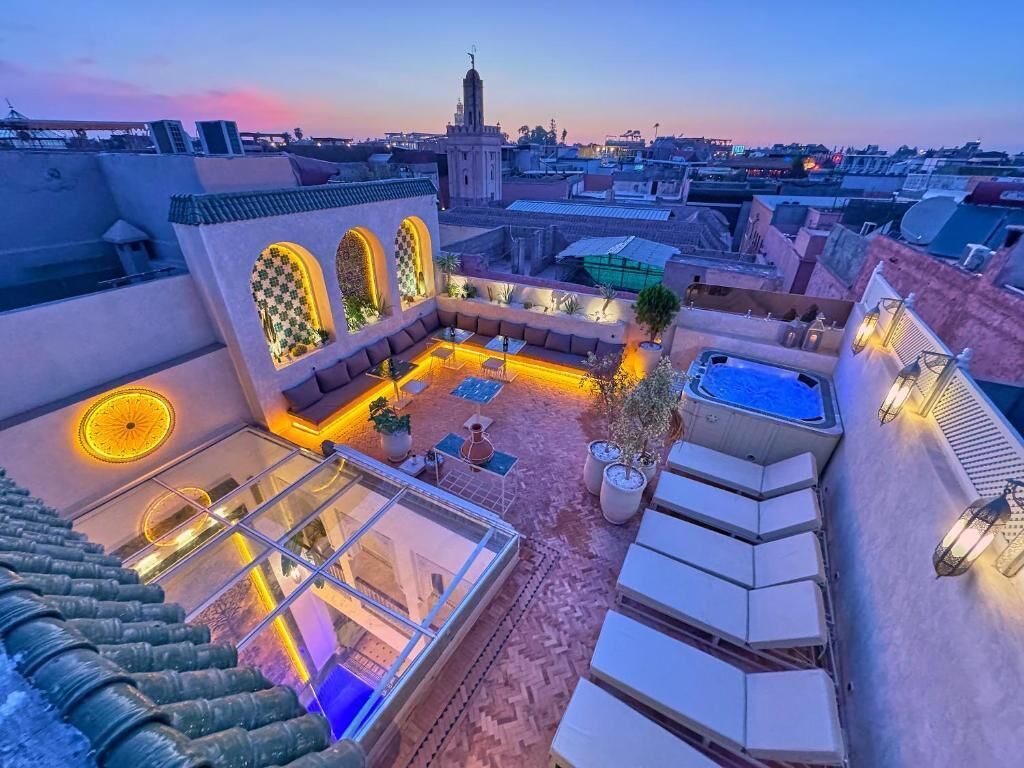 House, 6 Bedrooms, City View | Outdoor spa tub