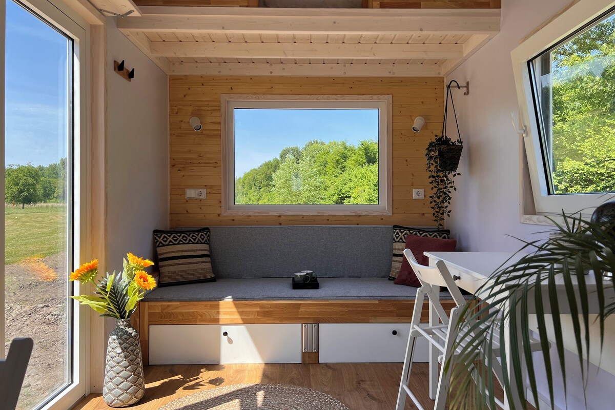 Cabin tiện nghi đơn giản, quang cảnh vườn | Khu phòng khách