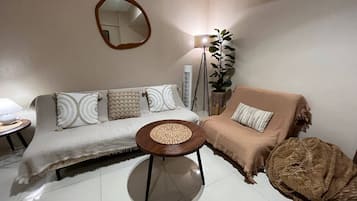Condo família, várias camas, aceita animais de estimação, vista para a cidade | Área de estar
