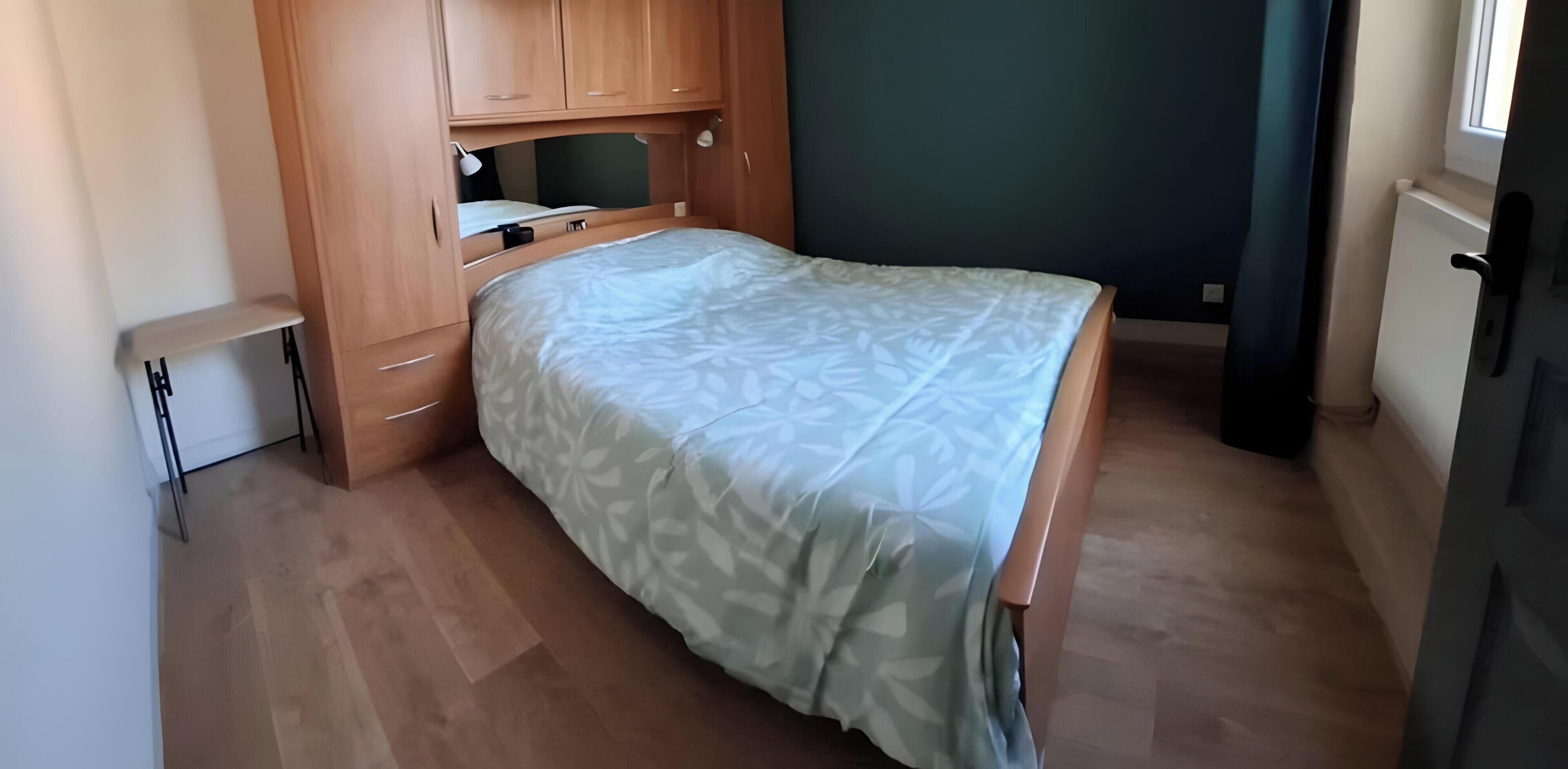 4 chambres, fer et planche à repasser, Wi-Fi, draps fournis