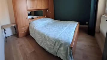 4 chambres, fer et planche à repasser, Wi-Fi, draps fournis