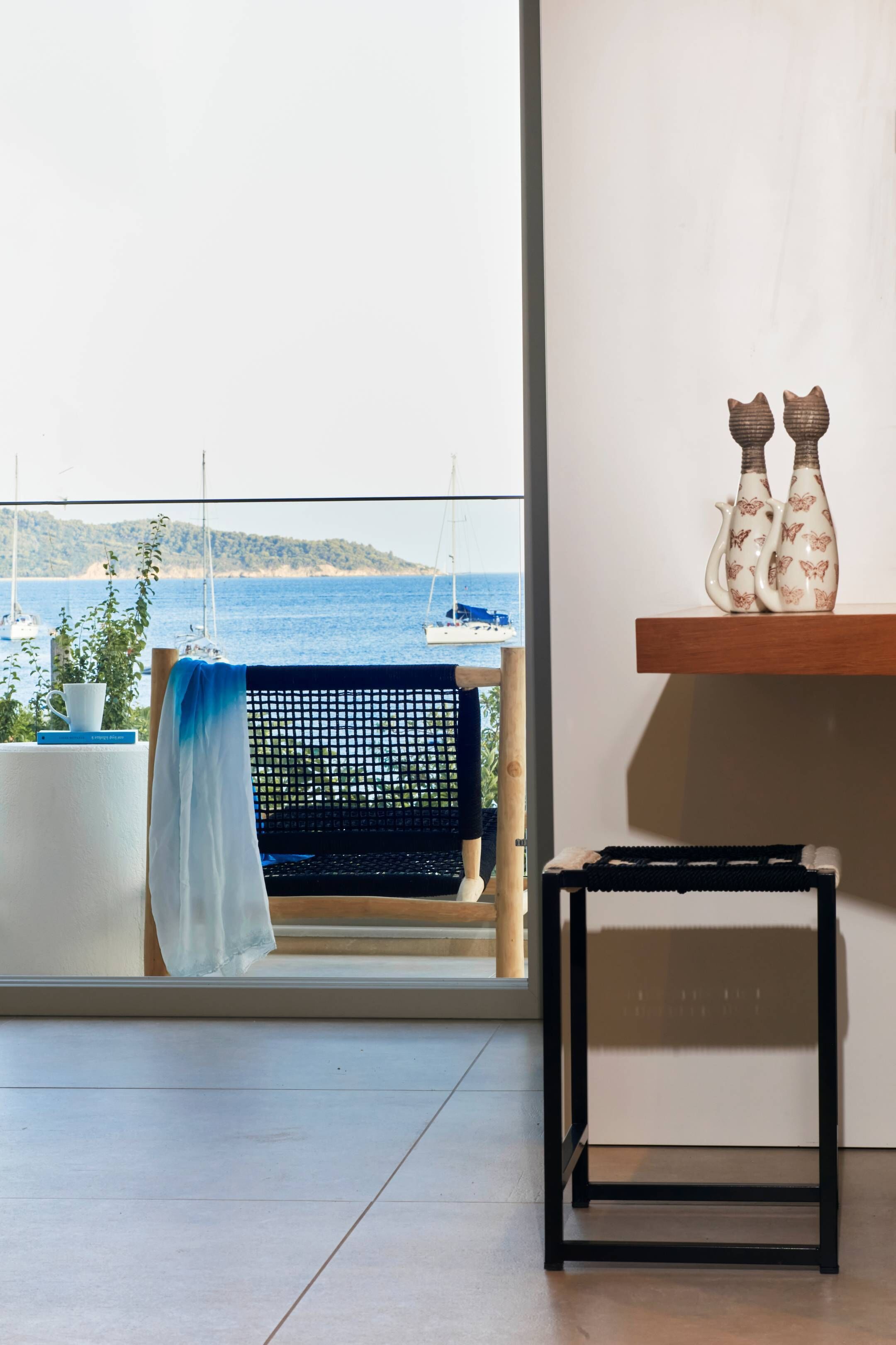 Deluxe Apartment, Beach View | Interior