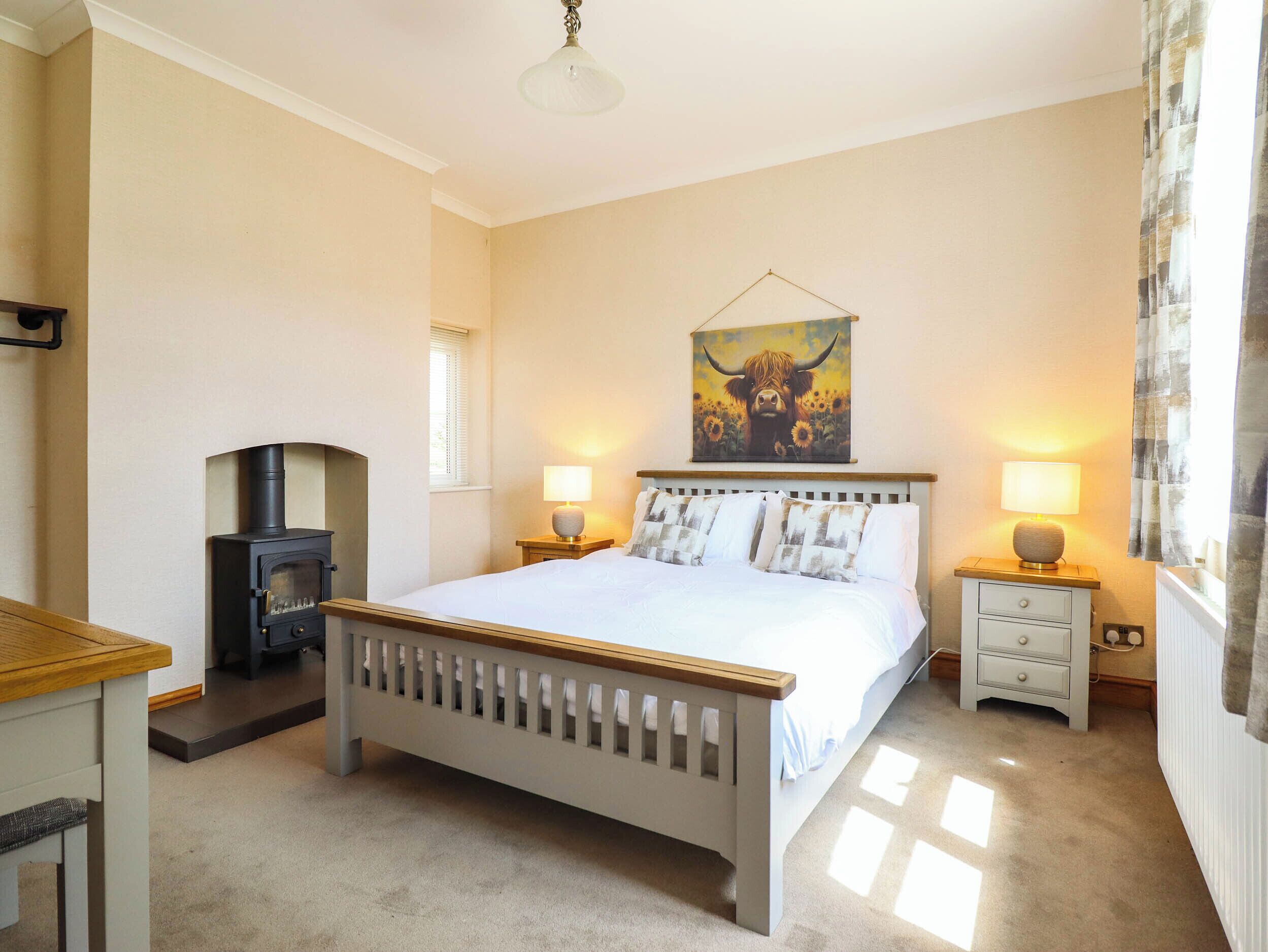5 bedrooms, WiFi (free), individually decorated, individually furnished
