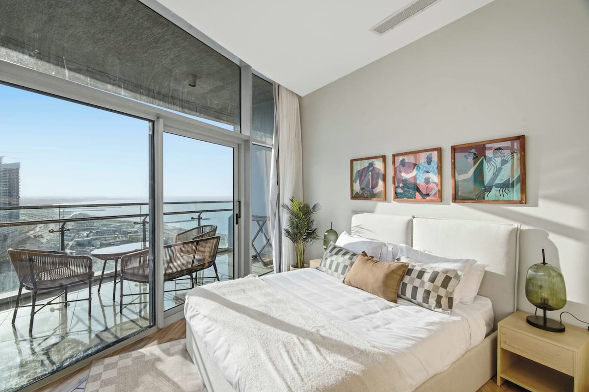 Exclusive Apartment, Sea View