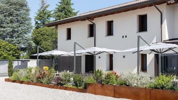 Habitación estándar con 1 cama doble o 2 individuales, vistas al jardín | Exterior