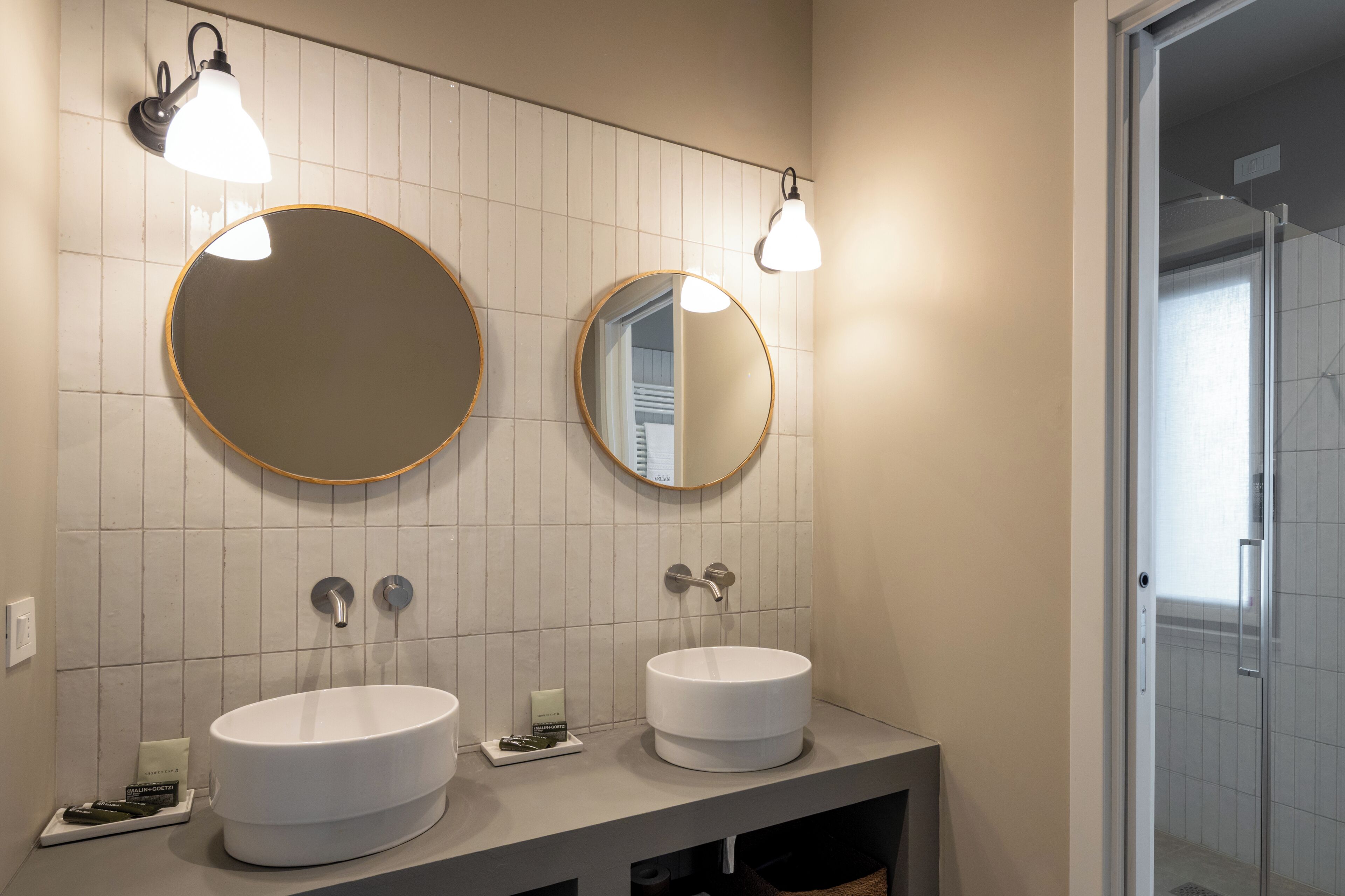 Departamento | Baño | Regadera, toallas, jabón, shampoo 