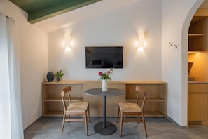 Standard Double or Twin Room, Garden View | Dining - Vigne del Malina (Orzano)