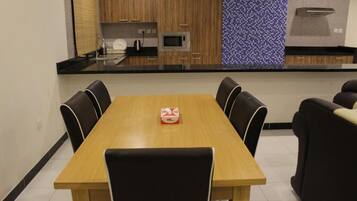Single Room | Dining