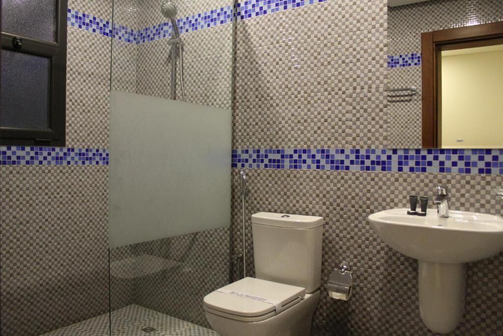 Studio | Bathroom