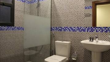 Studio | Bathroom