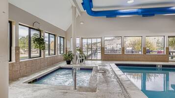 Studio | Pool