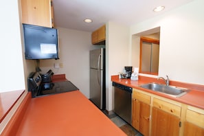 Studio | Private kitchen - 1811 Decatur Condo (Keystone)