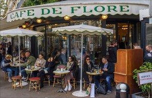 Outdoor dining - EXPERIENCE AUTHENTIC PARISIAN LIVING IN THE HEART OF SAINT-GERMAIN (Paris)