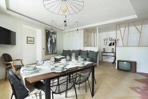 Dining - EXPERIENCE AUTHENTIC PARISIAN LIVING IN THE HEART OF SAINT-GERMAIN (Paris)