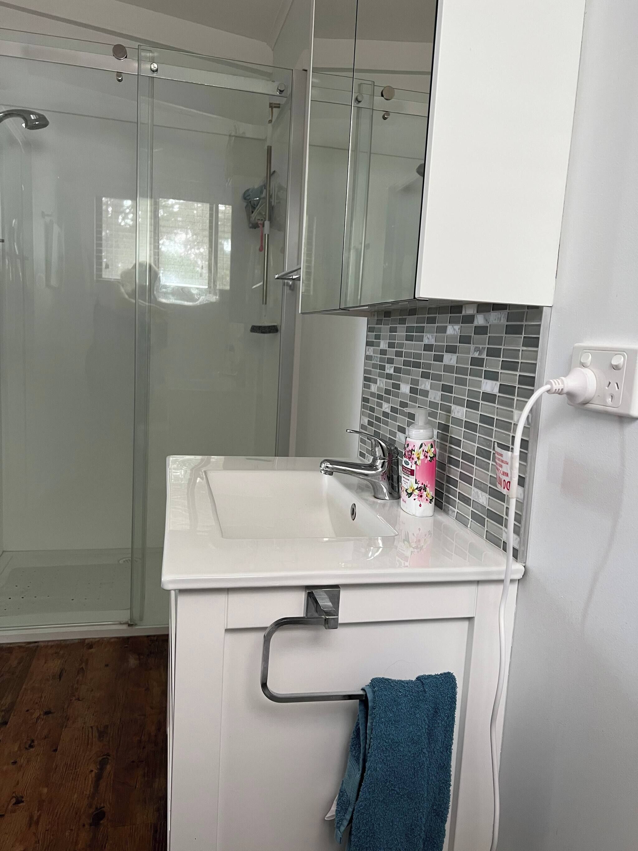 Cabane, 3 chambres, fumeurs, balcon | Salle de bain
