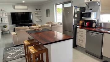 House, 2 Bedrooms, Smoking, Balcony | Interior
