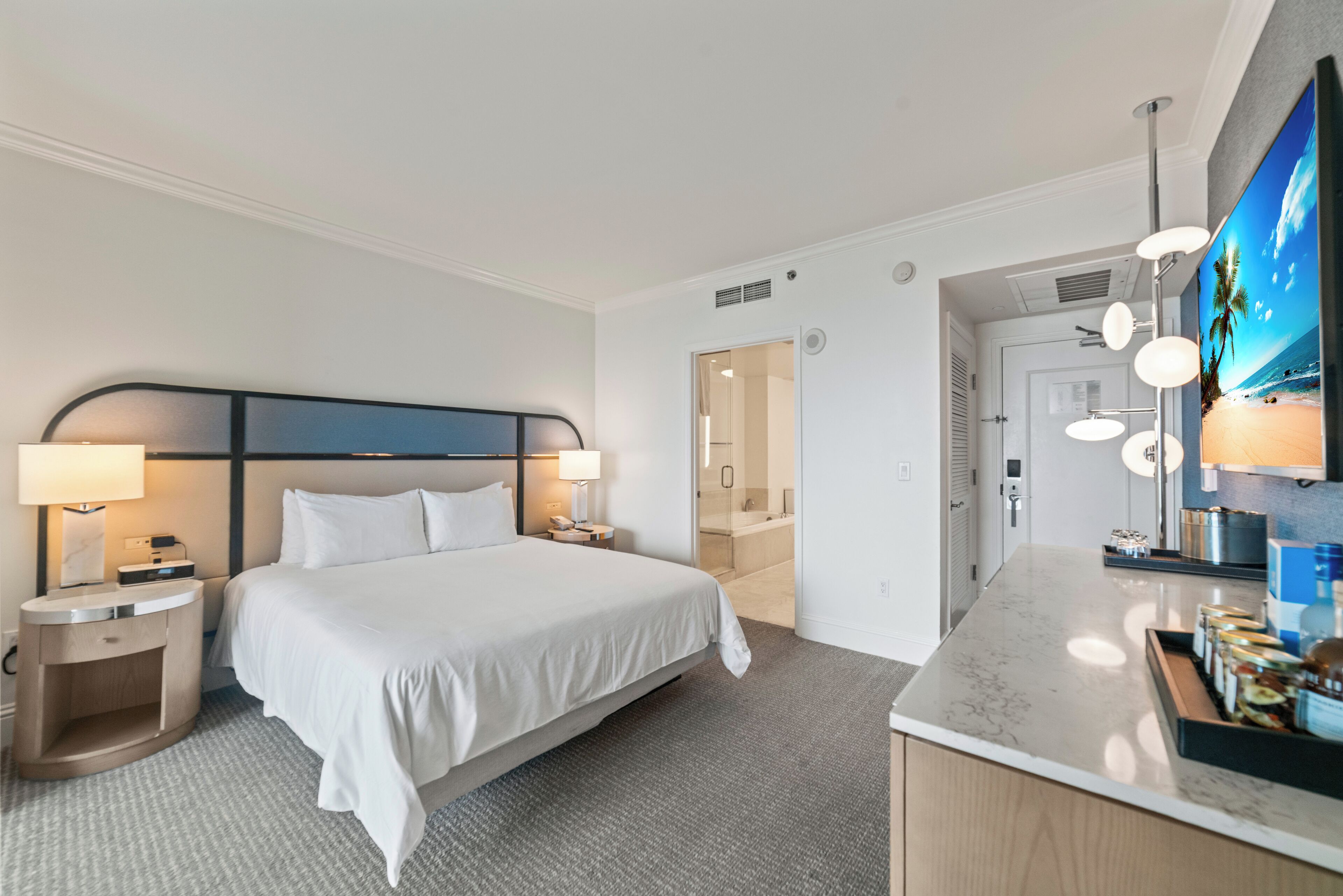 Deluxe Suite, Canal View | Iron/ironing board, WiFi (free), bed sheets