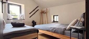 Odeillo Lodge | Lake View | Luxury | Sleeps 8 | Les Angles