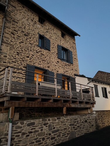 Odeillo Lodge | Lake View | Luxury | Sleeps 8 | Les Angles