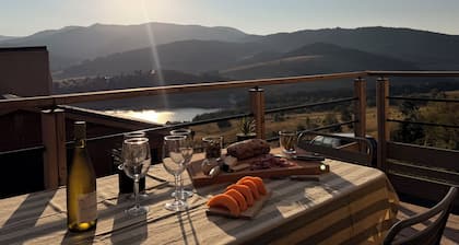 Odeillo Lodge | Lake View | Luxury | Sleeps 8 | Les Angles