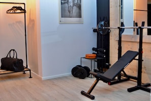 Fitness facility - Stylish 112 m² Loft Business Apartment in the Heart of Solothurn (Solothurn)
