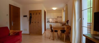 Apartment "Röfen" with Balcony and Wi-Fi
