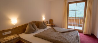 Ferienwohnung „Schlinig“ mit Balkon und WLAN