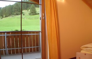 Room - Apartment "Watles" with Balcony and Wi-Fi (Mals)