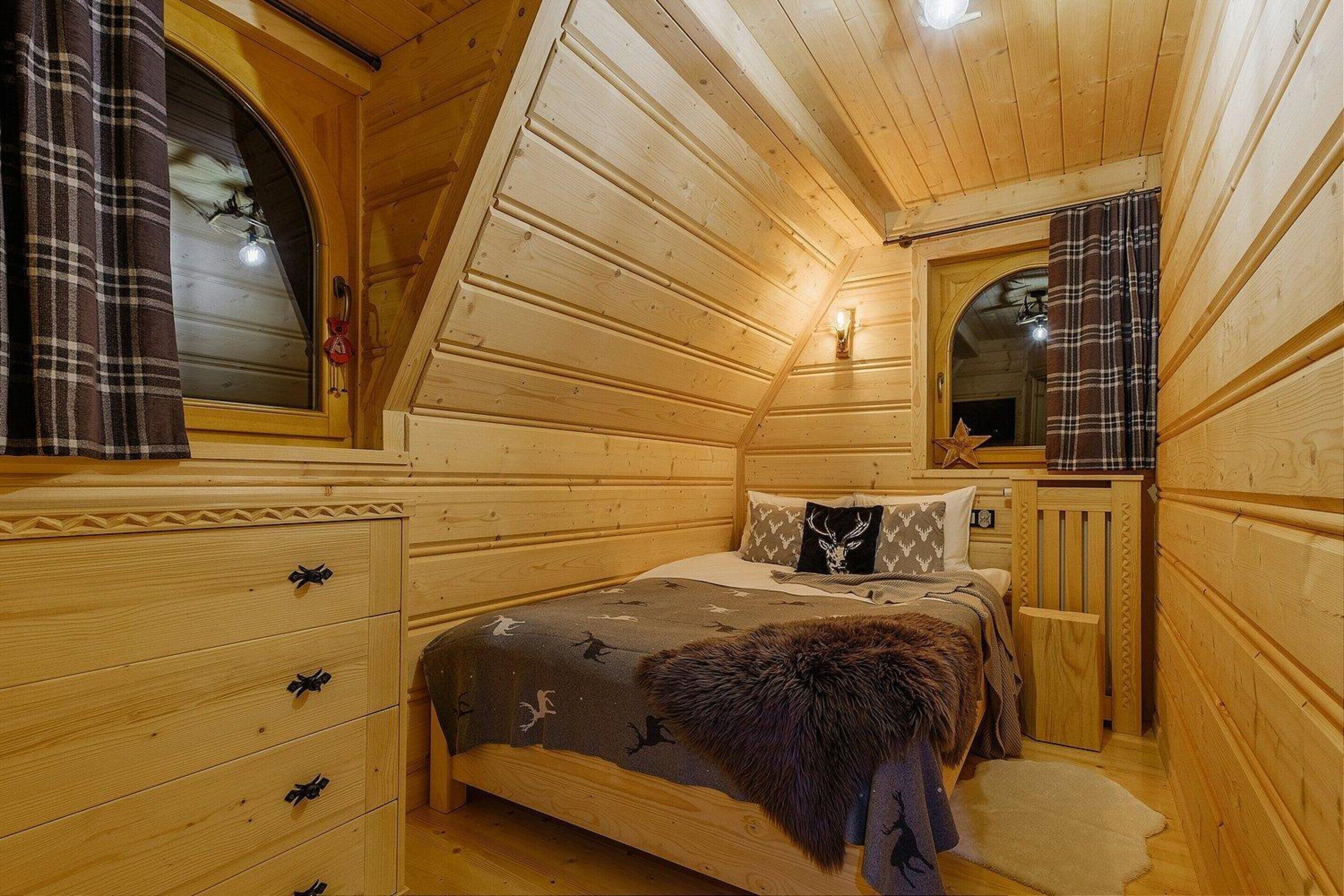 House | 3 bedrooms, individually furnished, bed sheets