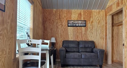 Blue Gill Lodge Cabin #7
Where living is easy and the fishing is good!
