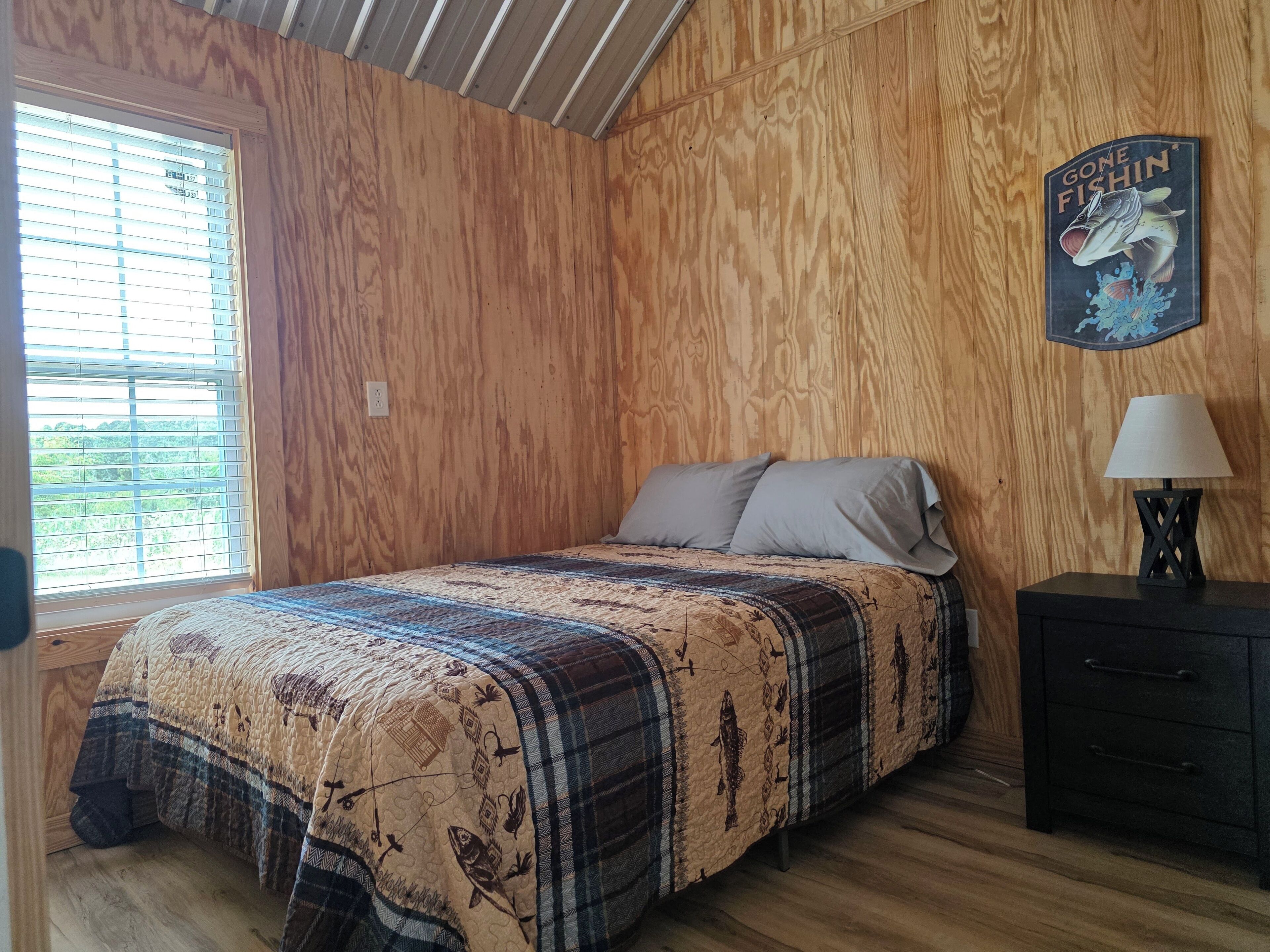 WiFi, bed sheets