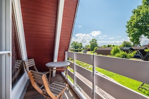Property grounds - Holiday Home 'Villa Linus' with Balcony (Butjadingen)