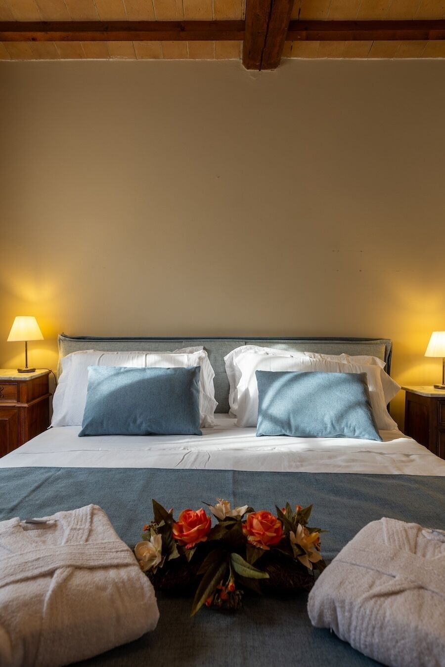5 slaapkamers, een strijkplank/strijkijzer, wifi, beddengoed