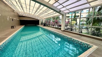 Kolam renang terbuka