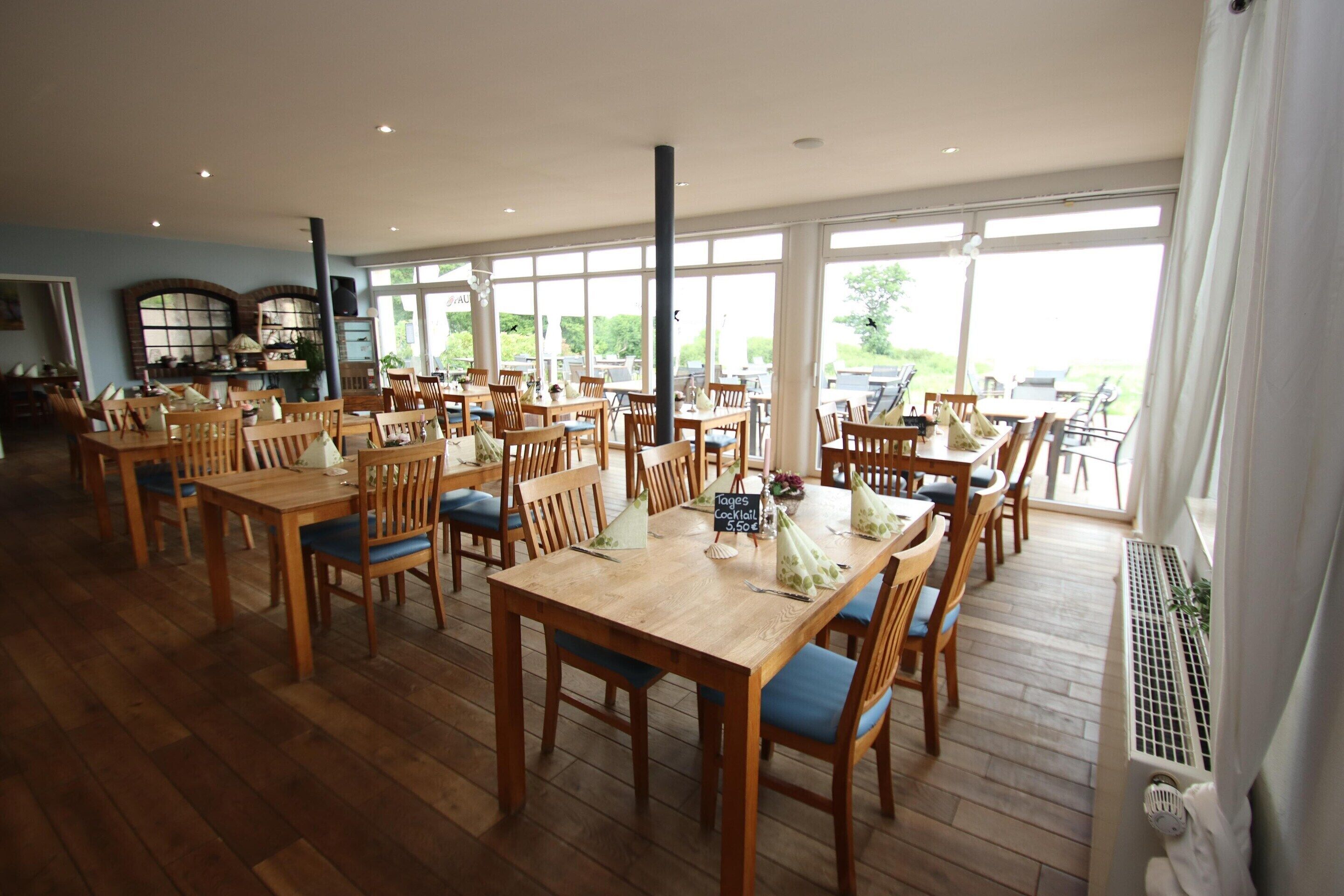 Apartment | Dining